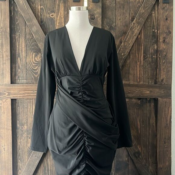 Stylish Long Sleeves V Neck Bodycon Pleated Slit Solid Evening Gown Dress - Picture 4 of 14